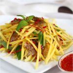 Gỏi xoài khô cá sặc- món ngon Không củi lửa
